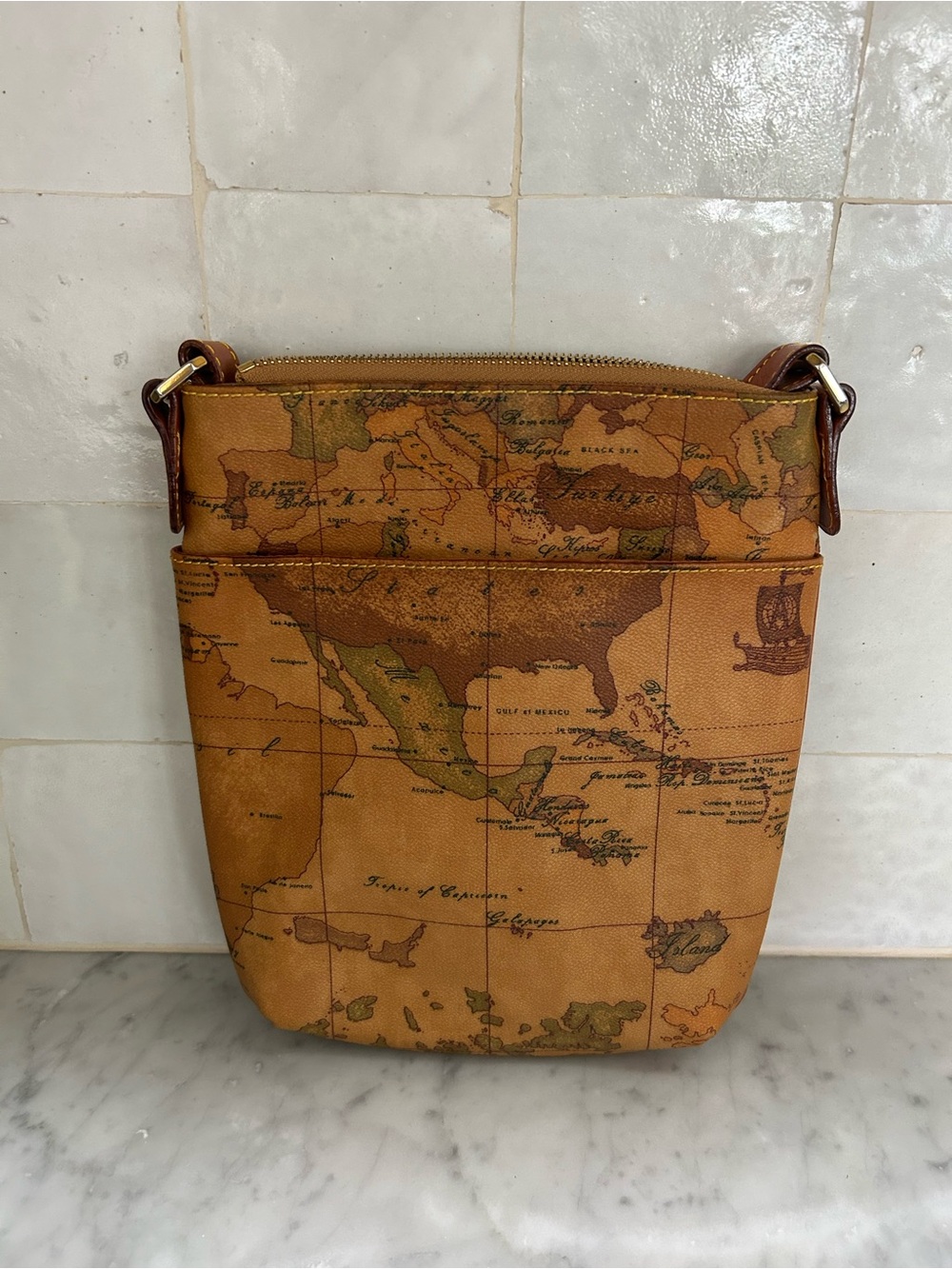 tilasse alviero martini Vintage Map Crossbody Bag